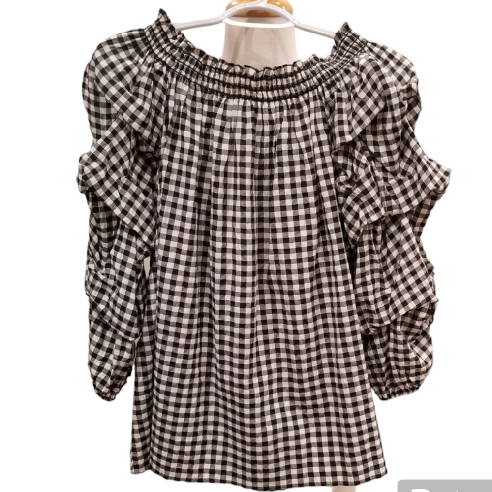 Max Studio Black and White Gingham blouse Size Large.